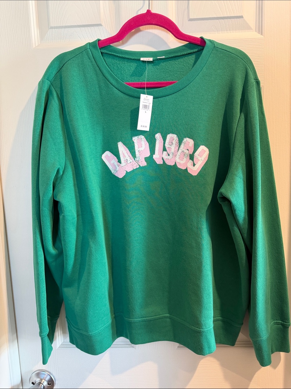 GAP Green Crewneck Sweatshirt with Pink and White Logo — Large